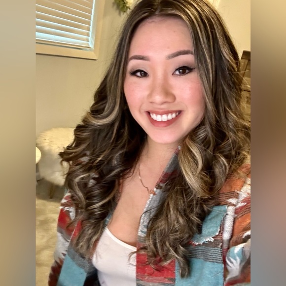 Meet your Posher, Patty! ❤️💕 - Picture 2 of 4